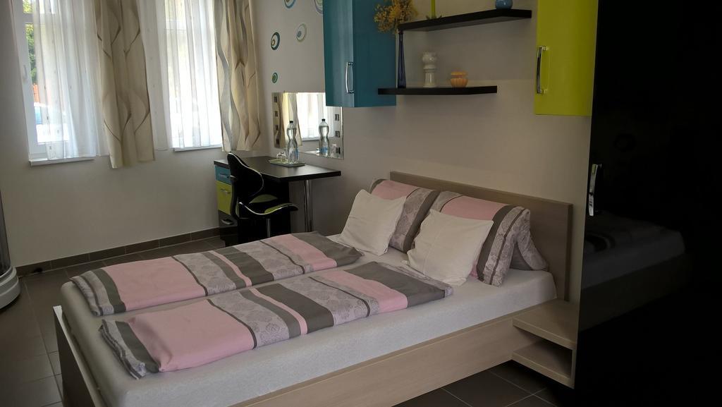 Kazinczy Apartment Keşkemet Oda fotoğraf