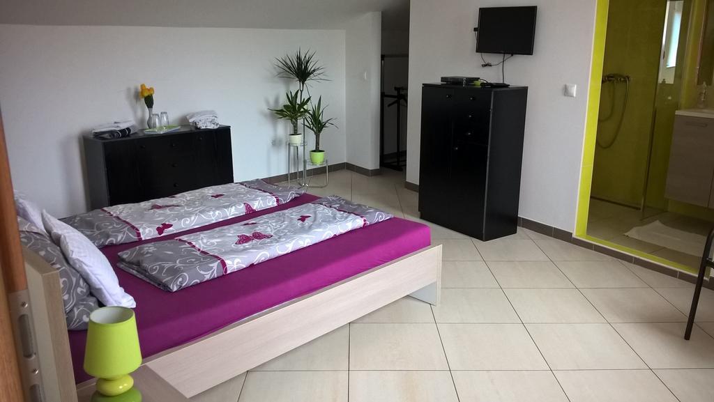 Kazinczy Apartment Keşkemet Oda fotoğraf